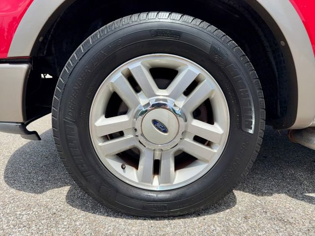 Used 2004 Ford F150 Lariat RWD image 19