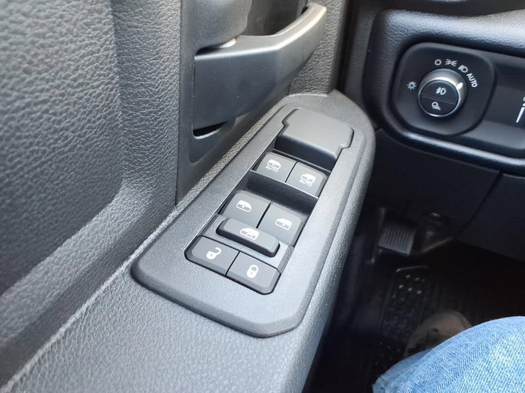 New 2026 RAM 2500 Tradesman w/ Chrome Appearance Group AWD/4WD image 11