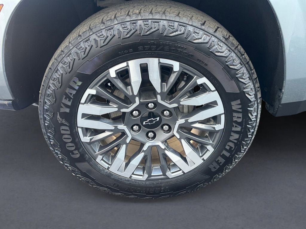 Used 2025 Chevrolet Tahoe Z71 AWD/4WD image 9