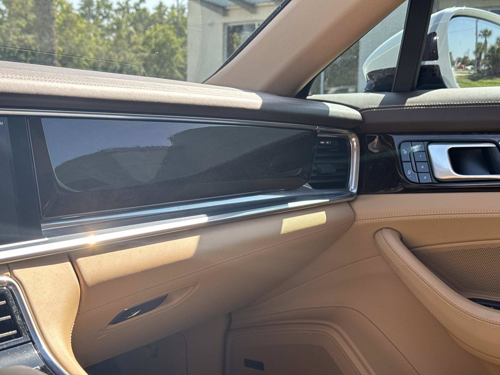 Used 2018 Porsche Panamera 4 AWD/4WD image 27