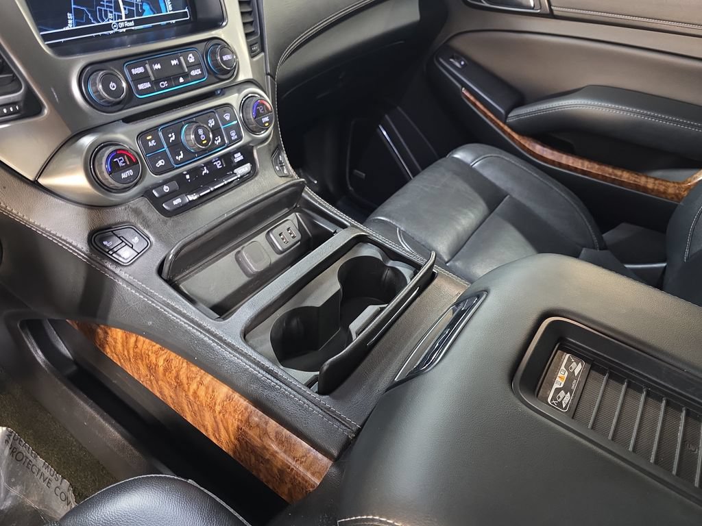 Used 2018 Chevrolet Suburban Premier AWD/4WD image 27