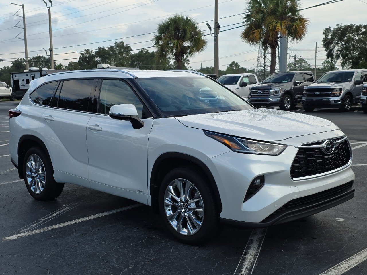 Used 2026 Toyota Highlander Limited AWD/4WD image 14