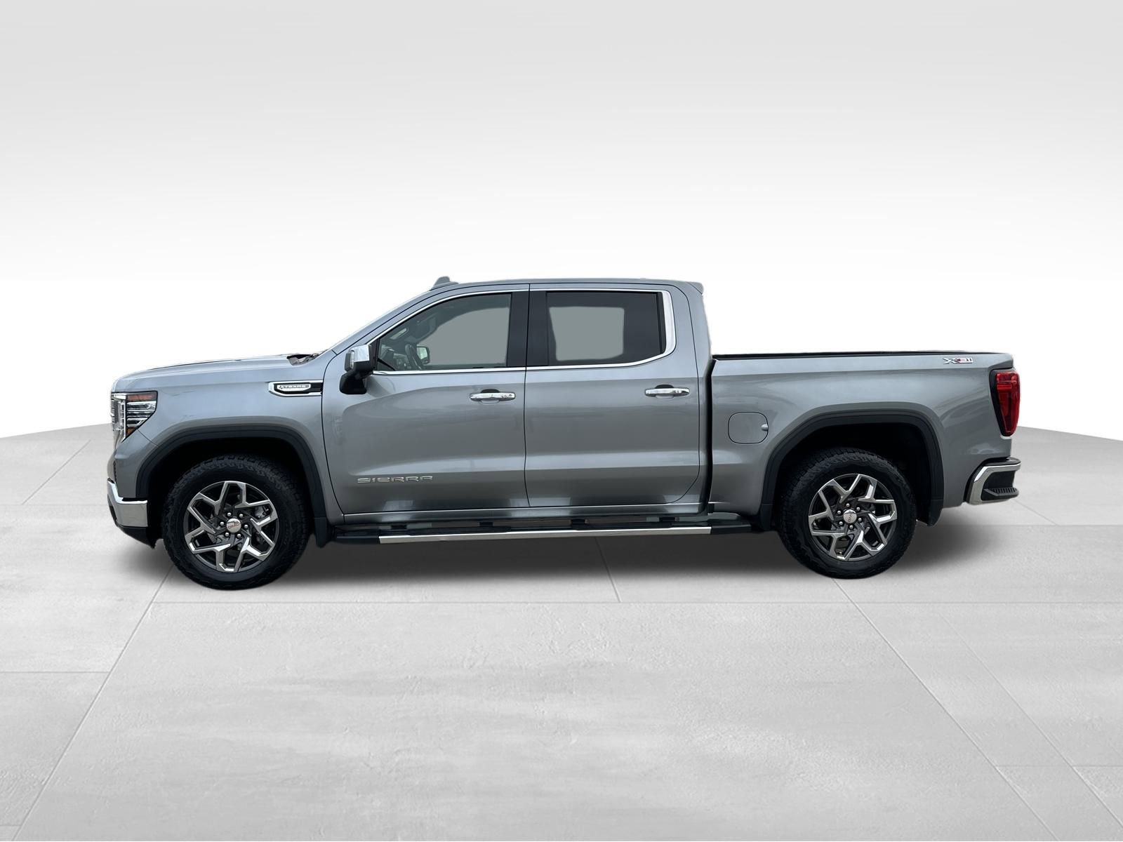Used 2023 GMC Sierra 1500 SLT image 18