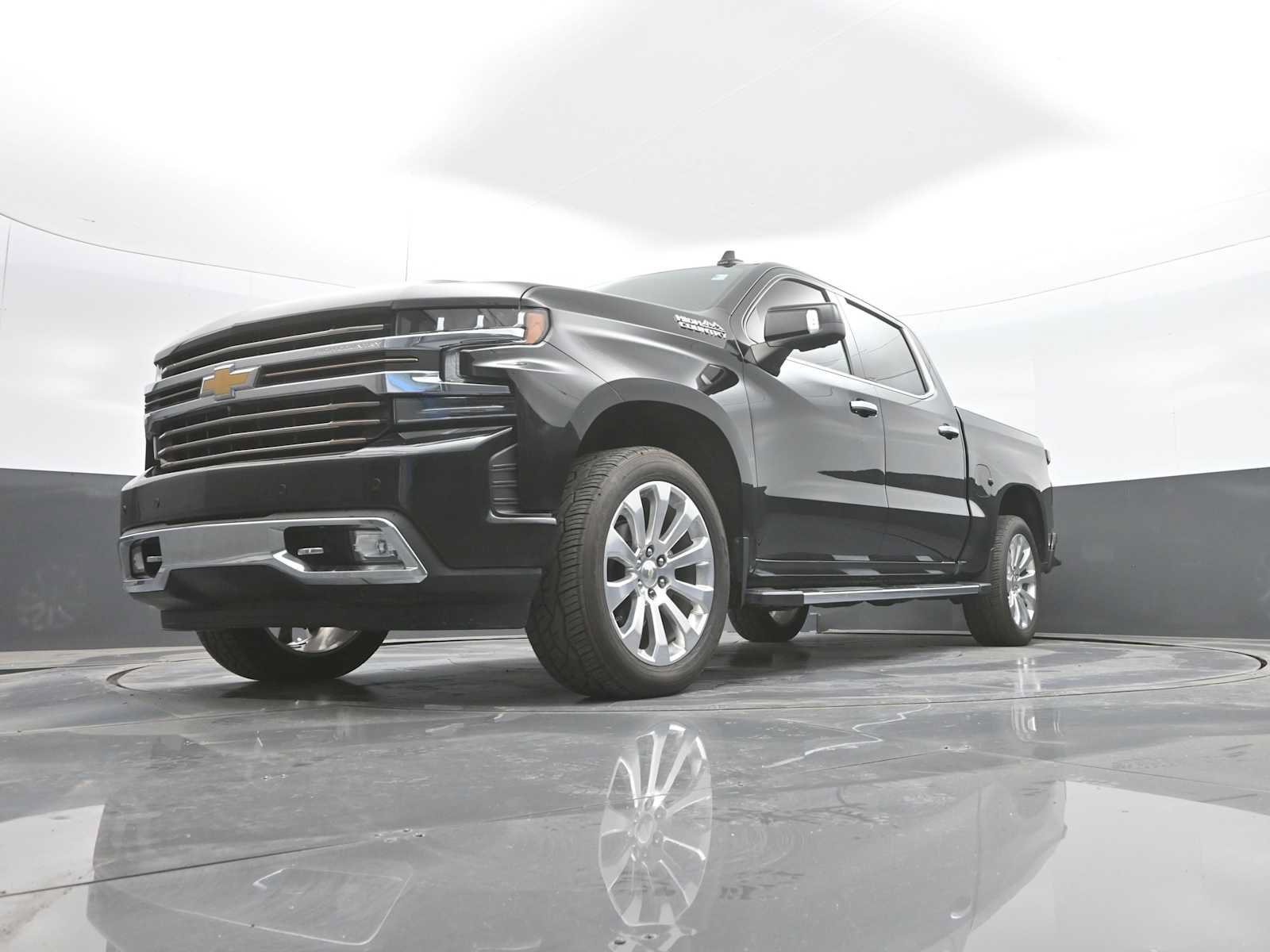 Used 2021 Chevrolet Silverado 1500 High Country w/ Technology Package AWD/4WD image 35