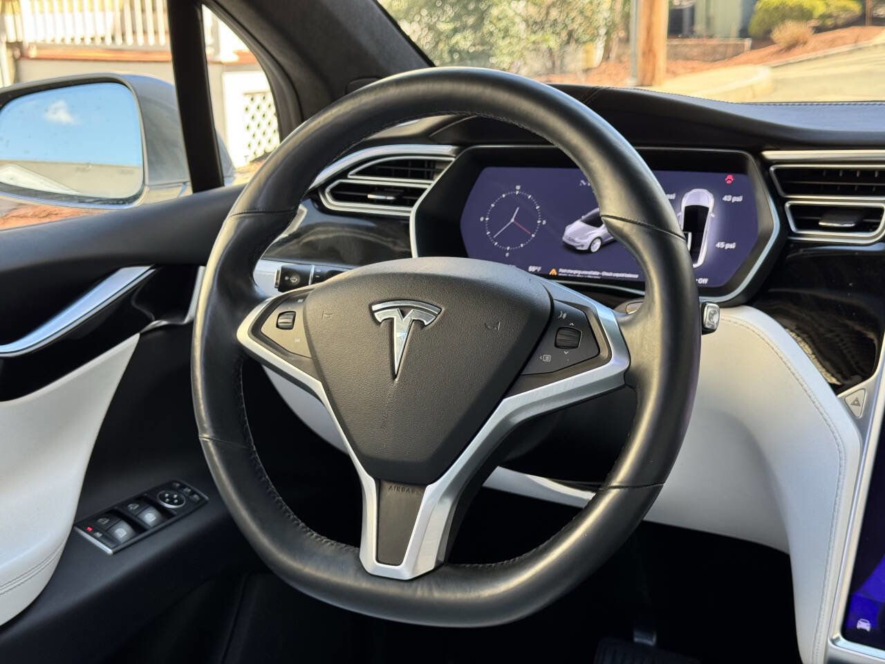 Used 2017 Tesla Model X 100D AWD/4WD image 36