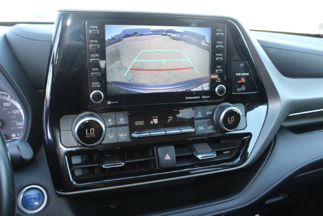 Used 2020 Toyota Highlander LE FWD image 29