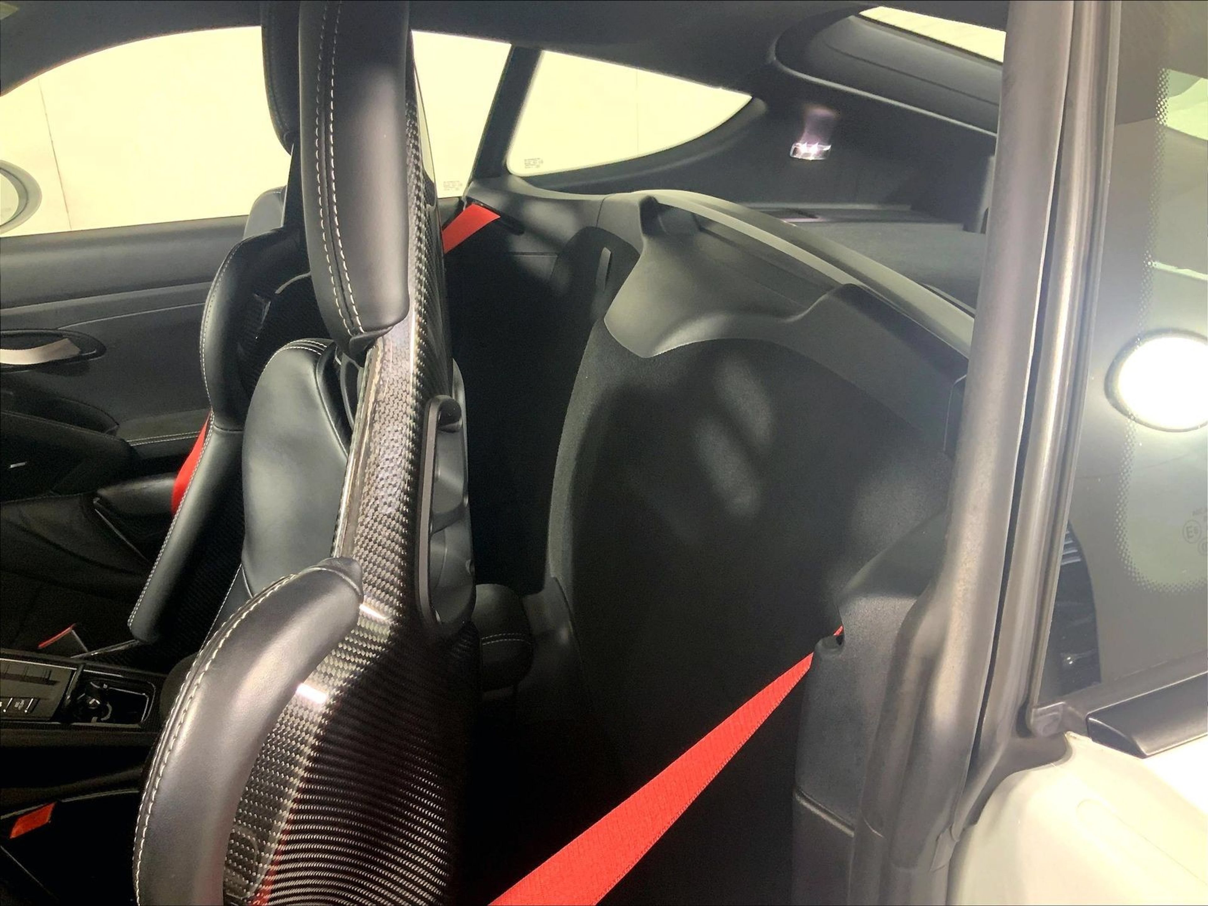 Certified 2022 Porsche 718 Cayman GT4 RWD image 20