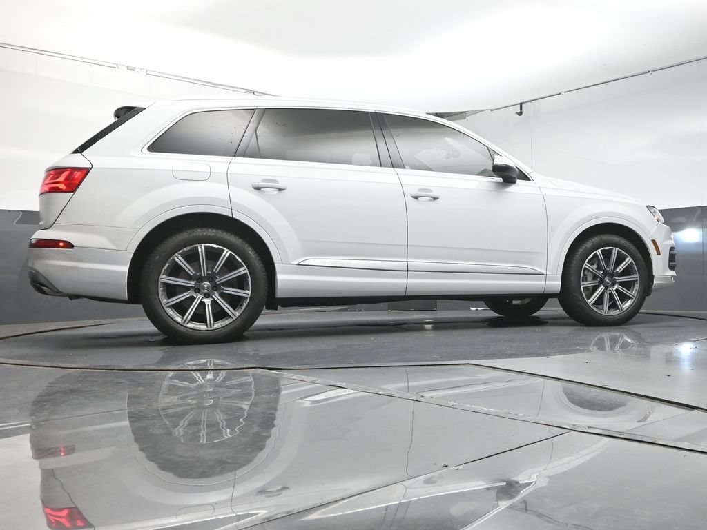 Used 2017 Audi Q7 3.0T Premium Plus w/ Premium Plus Package AWD/4WD image 38