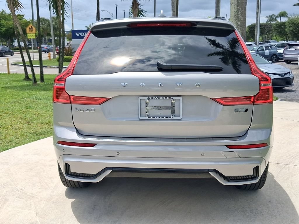 Used 2024 Volvo XC60 B5 Core w/ Protection Package Premier AWD/4WD image 5