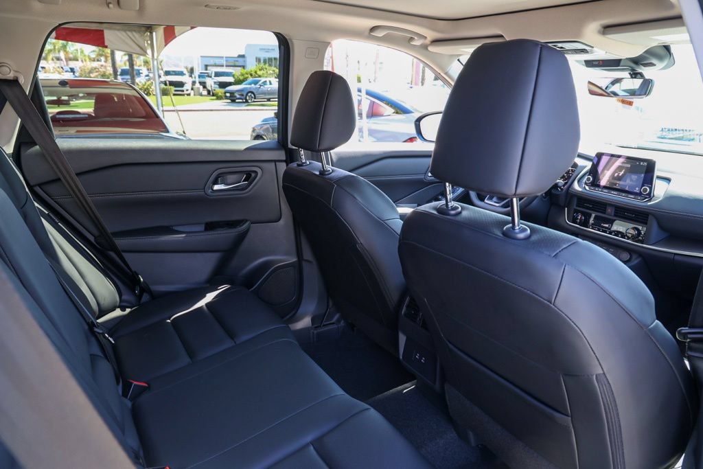 New 2026 Nissan Rogue Dark Armor FWD image 17