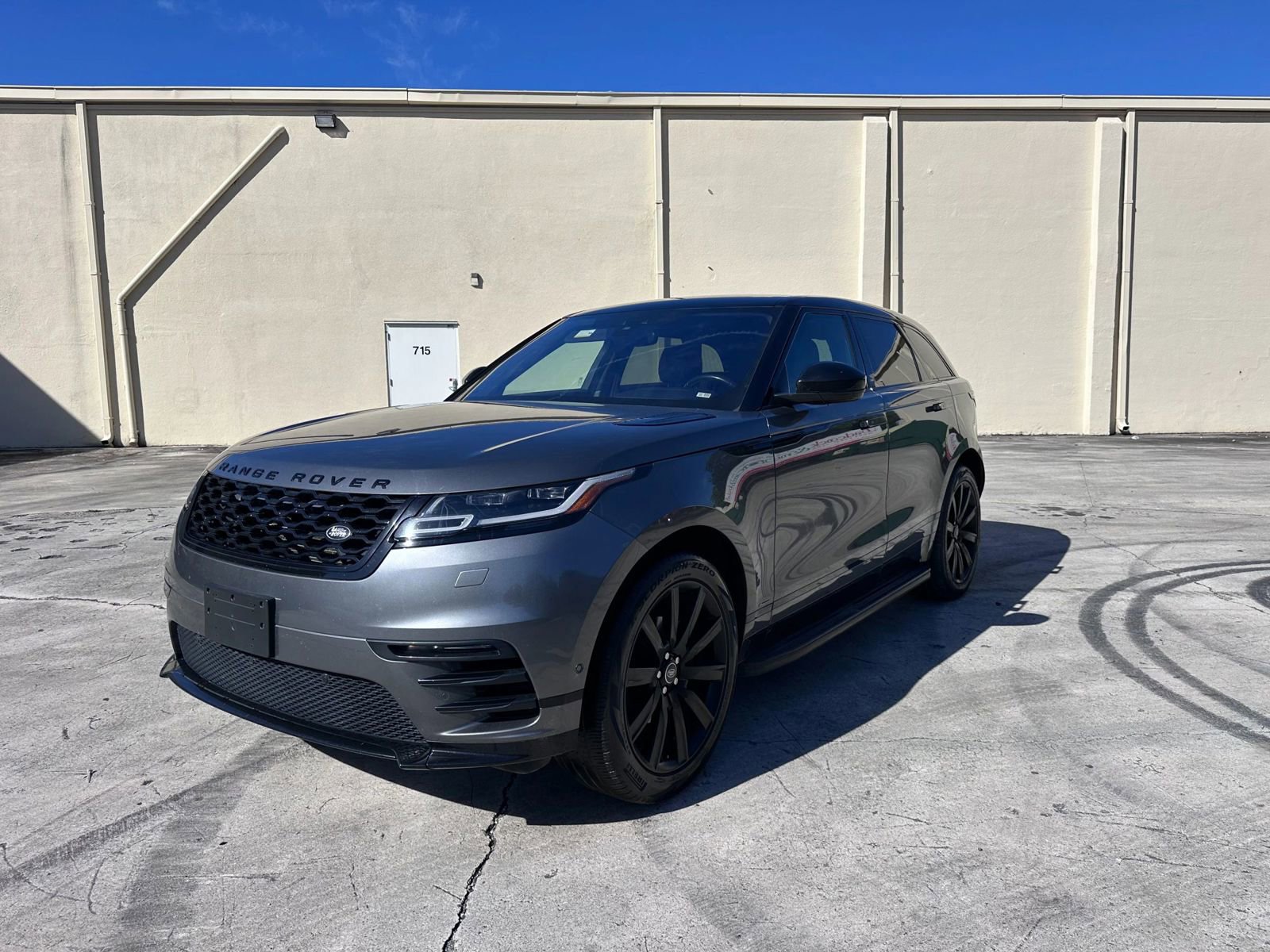 Used 2018 Land Rover Range Rover Velar R-Dynamic SE AWD/4WD image 1