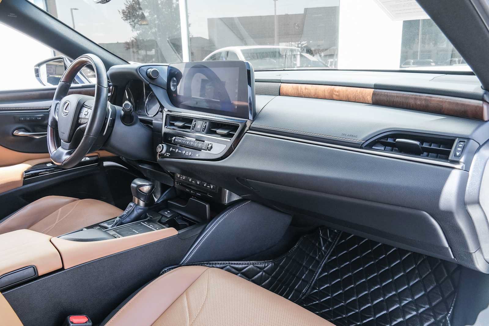 Used 2022 Lexus ES 300h Ultra Luxury w/ Accessory Package 2 FWD image 26