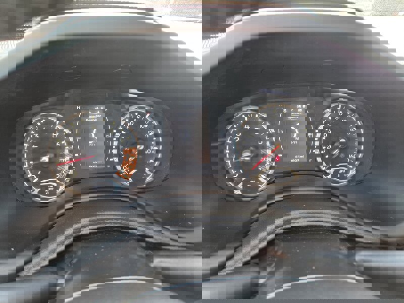 Used 2019 Jeep Renegade Latitude w/ Cold Weather Group image 17