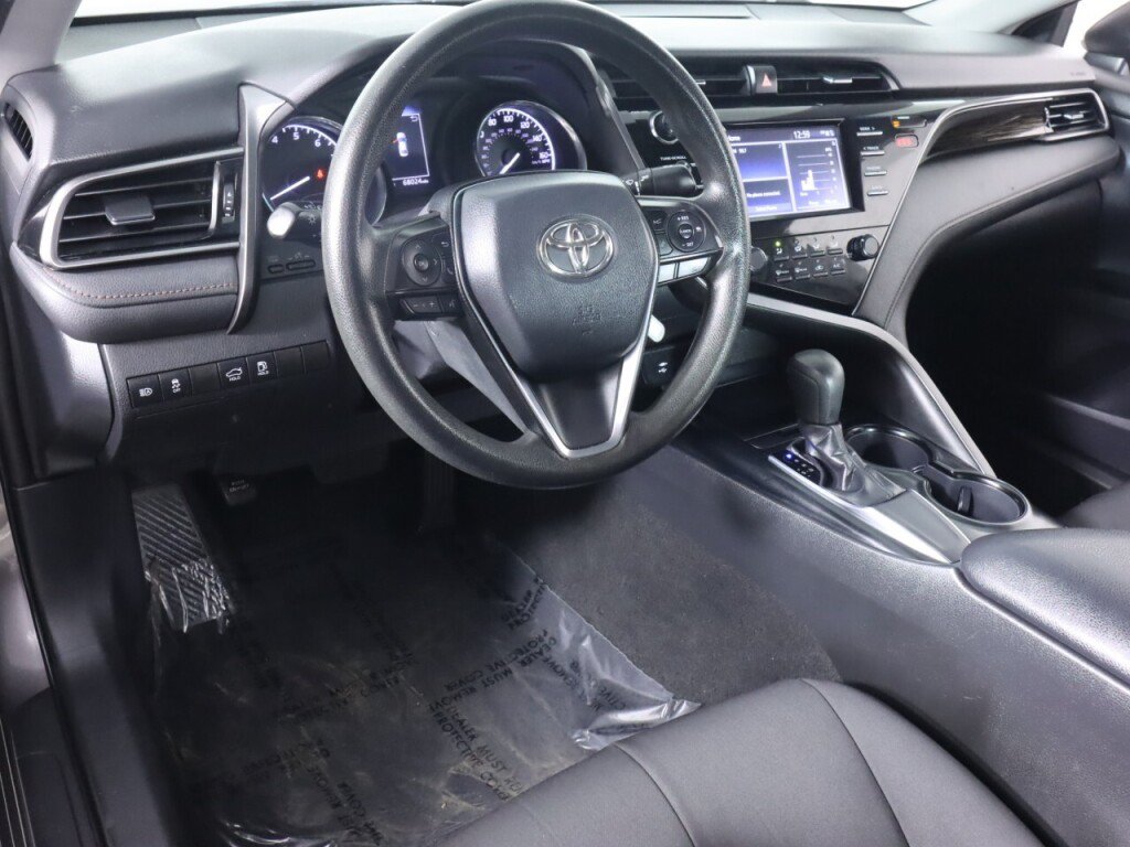 Used 2019 Toyota Camry LE FWD image 9
