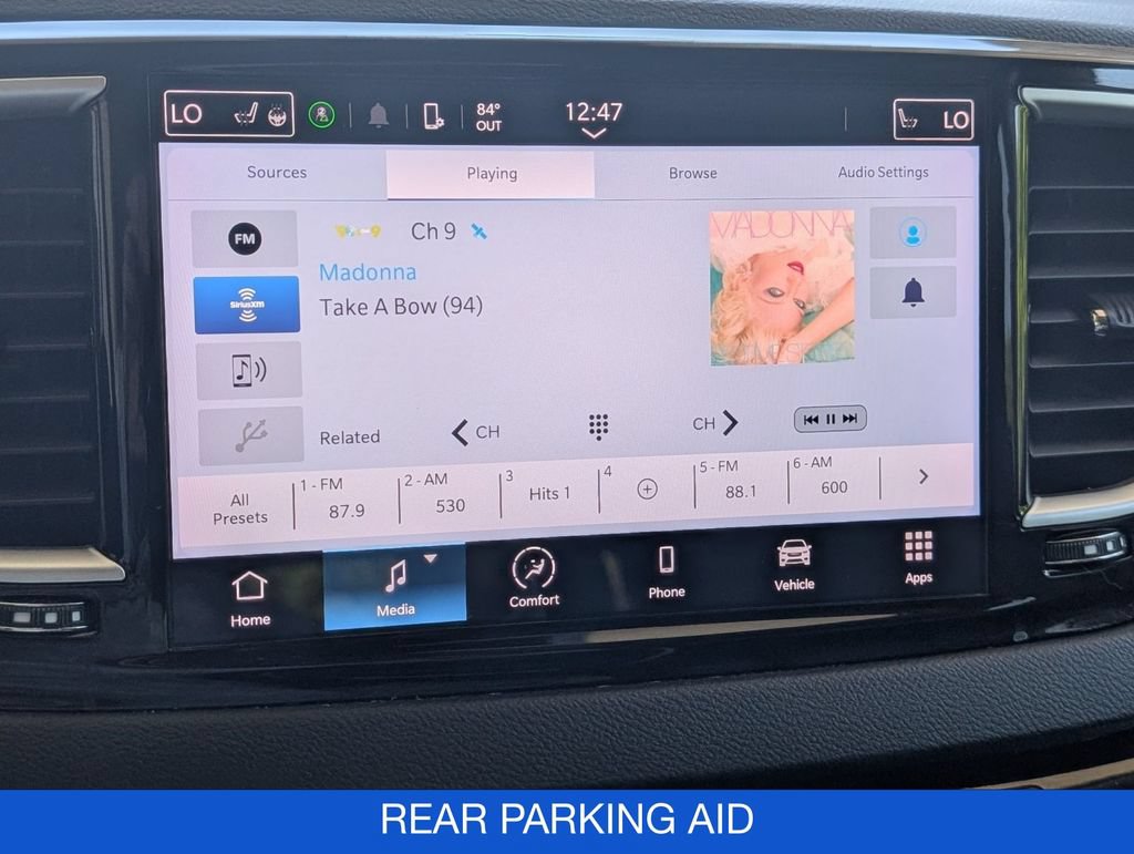 Used 2024 Chrysler Pacifica Touring-L FWD image 23