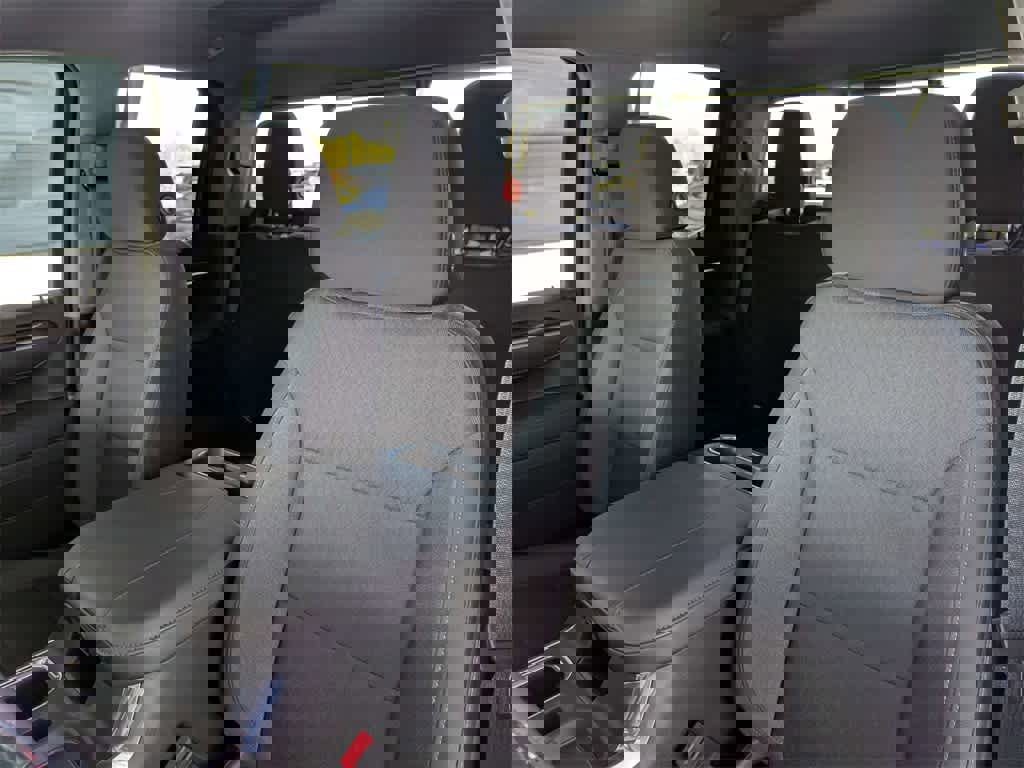 Used 2025 GMC Sierra 1500 Elevation w/ Preferred Package image 7