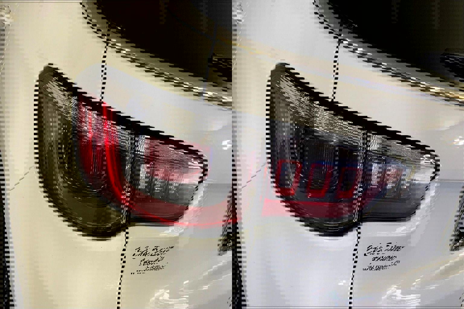 Used 2025 Jeep Compass Limited image 27