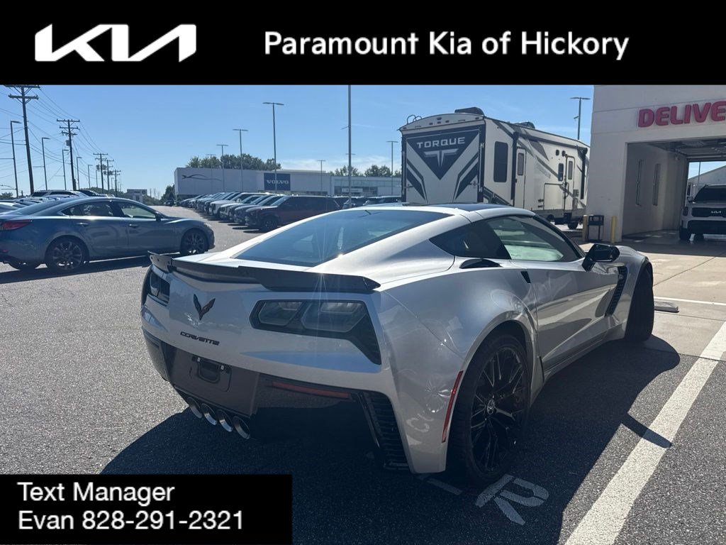 Used 2015 Chevrolet Corvette Z06 w/ 3LZ Preferred Equipment Group RWD image 6