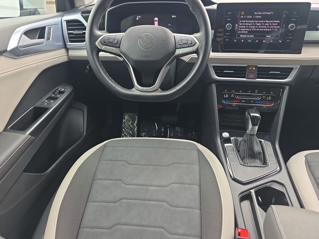 Used 2025 Volkswagen Taos SE FWD image 19