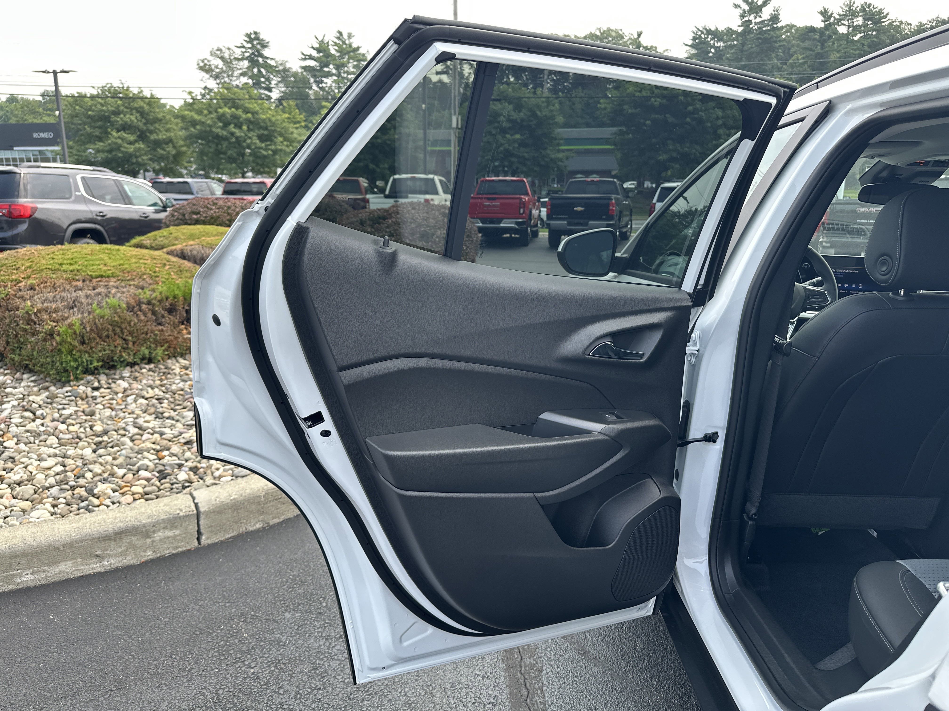 New 2025 Chevrolet Trax LT w/ Driver Confidence Package image 27