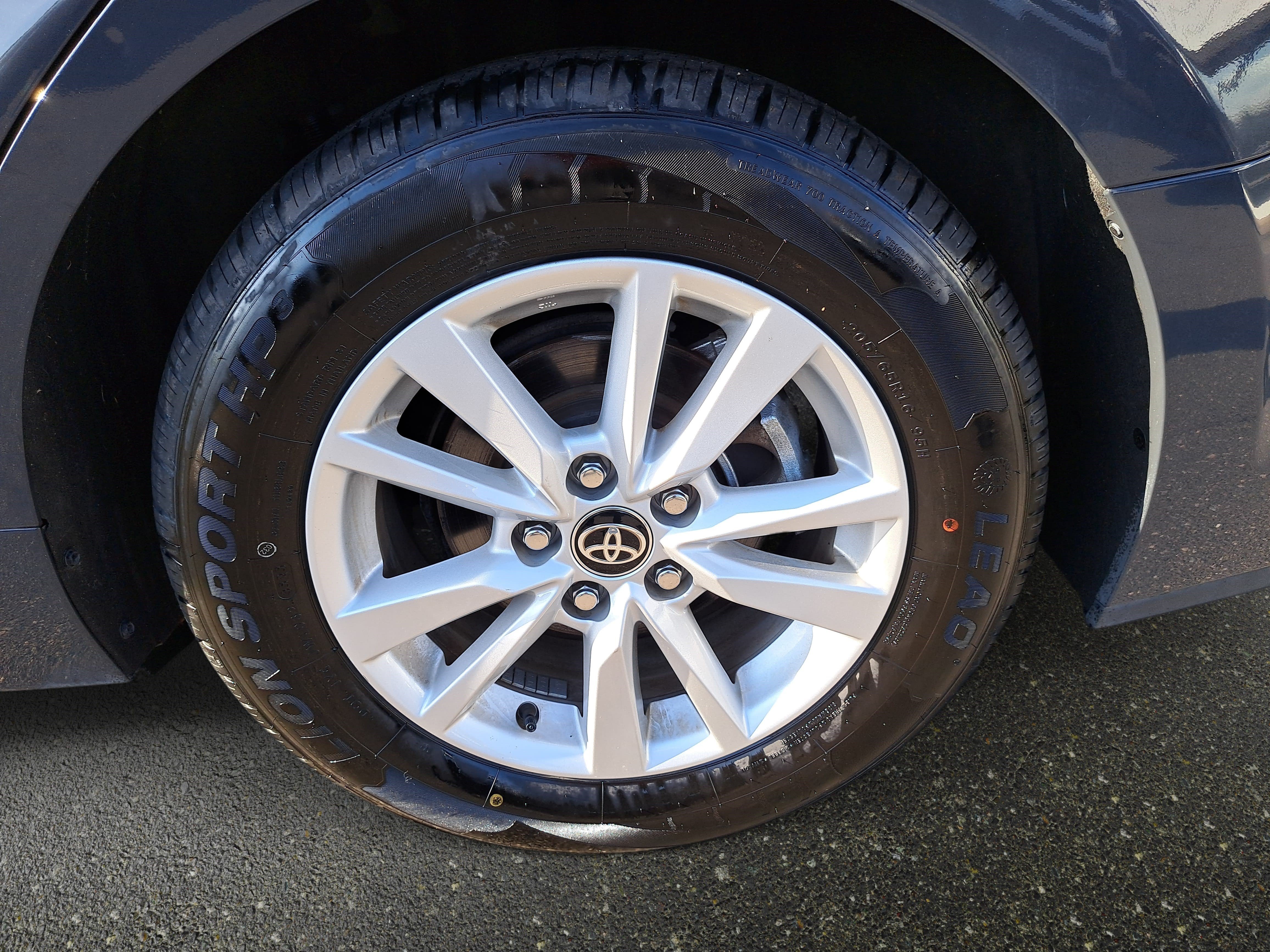 Used 2025 Toyota Camry LE FWD image 30