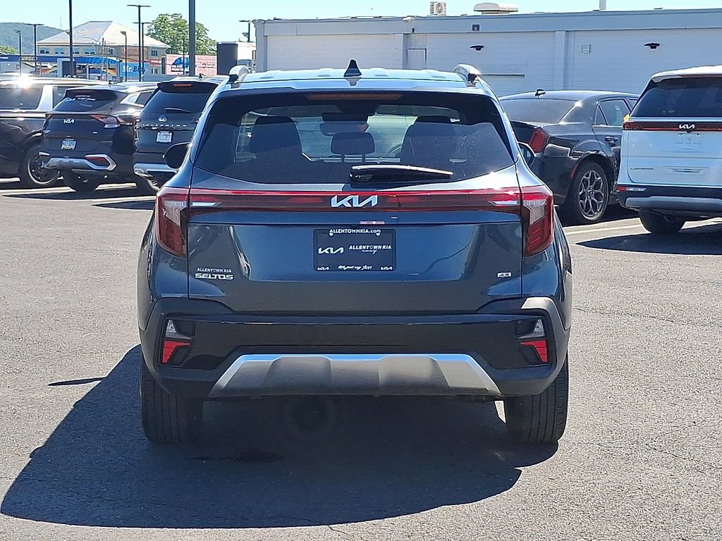 Certified 2025 Kia Seltos EX AWD/4WD image 5