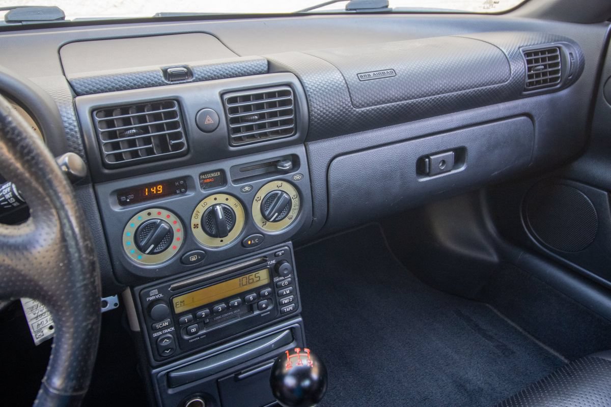 Used 2002 Toyota MR2 RWD image 18