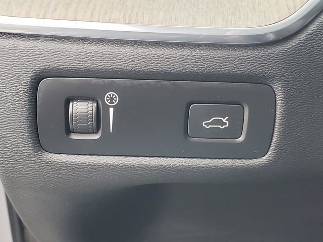 Certified 2022 Volvo XC60 B5 Inscription image 17