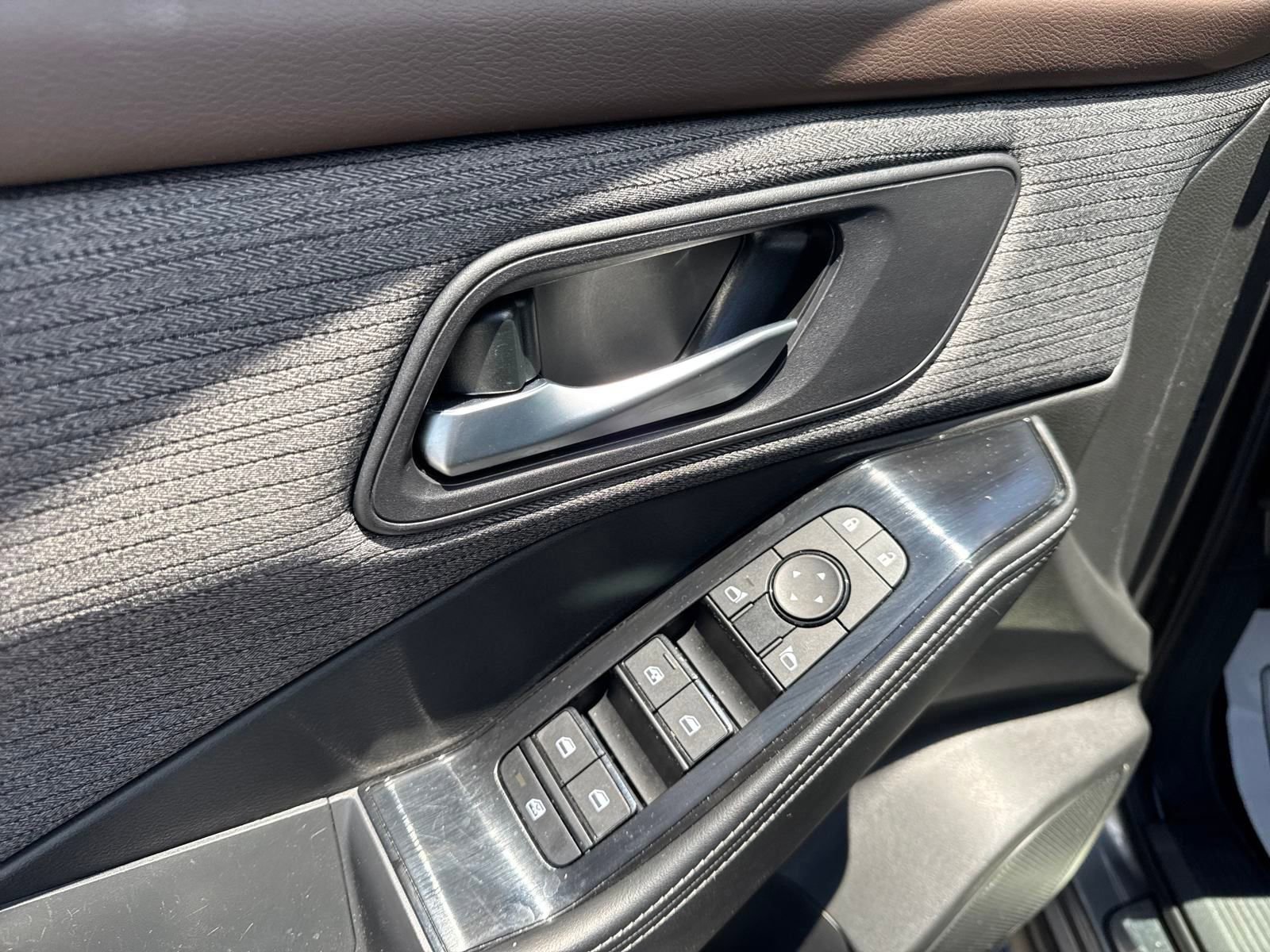 Certified 2023 Nissan Rogue SV image 12