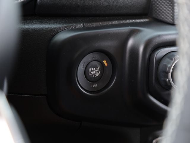 Used 2023 Jeep Wrangler Unlimited Sahara AWD/4WD image 23