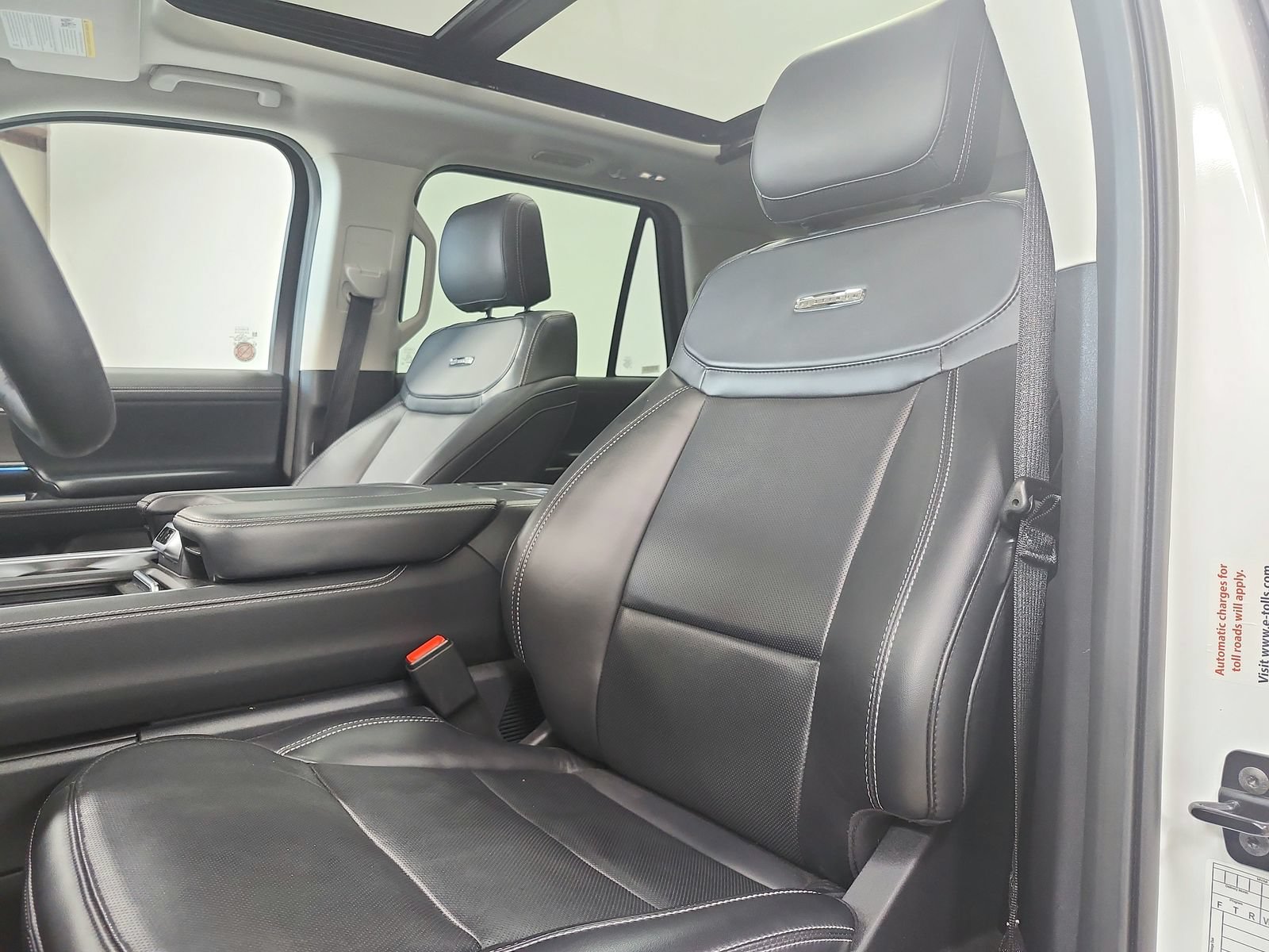 Used 2025 Ford Expedition Platinum AWD/4WD image 10
