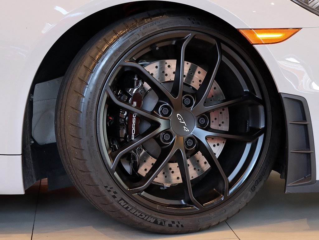 Used 2020 Porsche 718 Cayman GT4 image 11