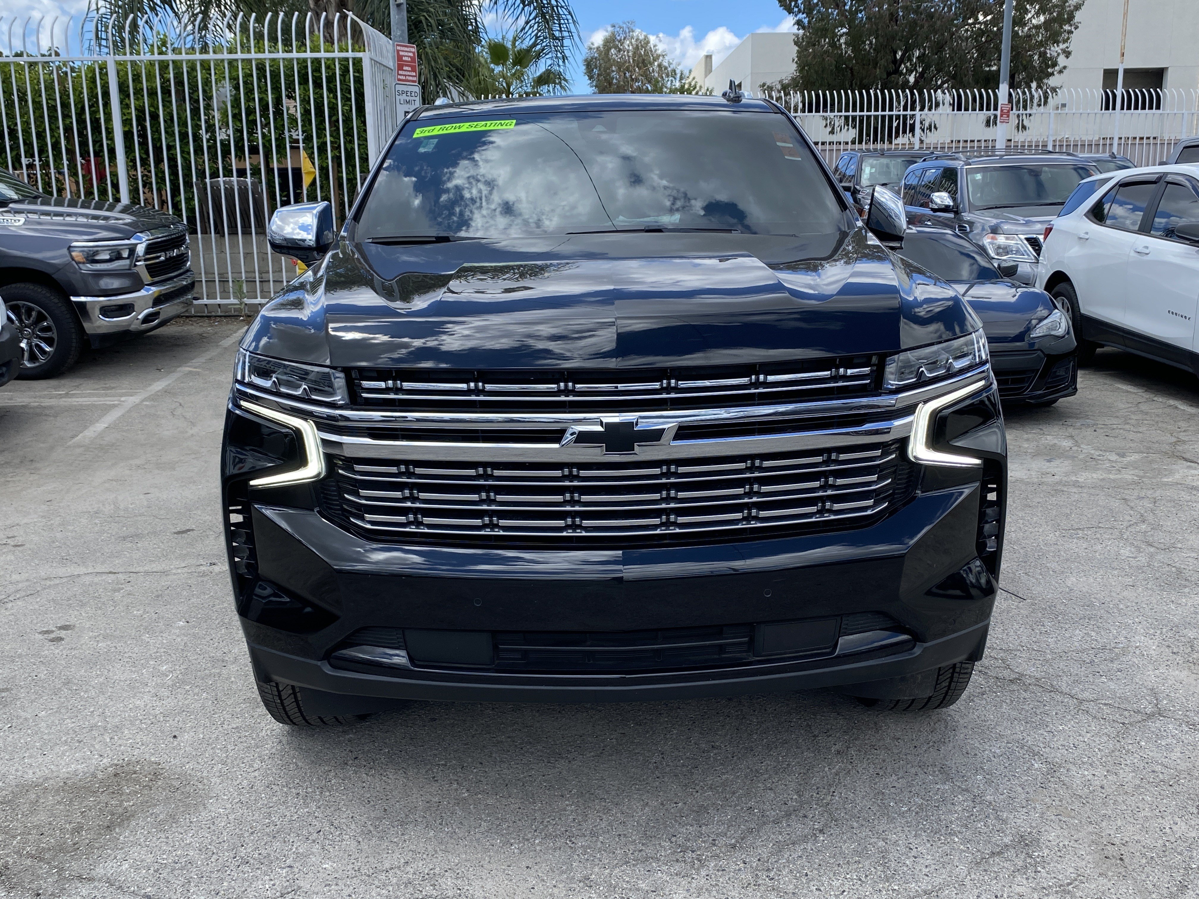 Used 2022 Chevrolet Suburban Premier w/ Max Trailering Package RWD image 3