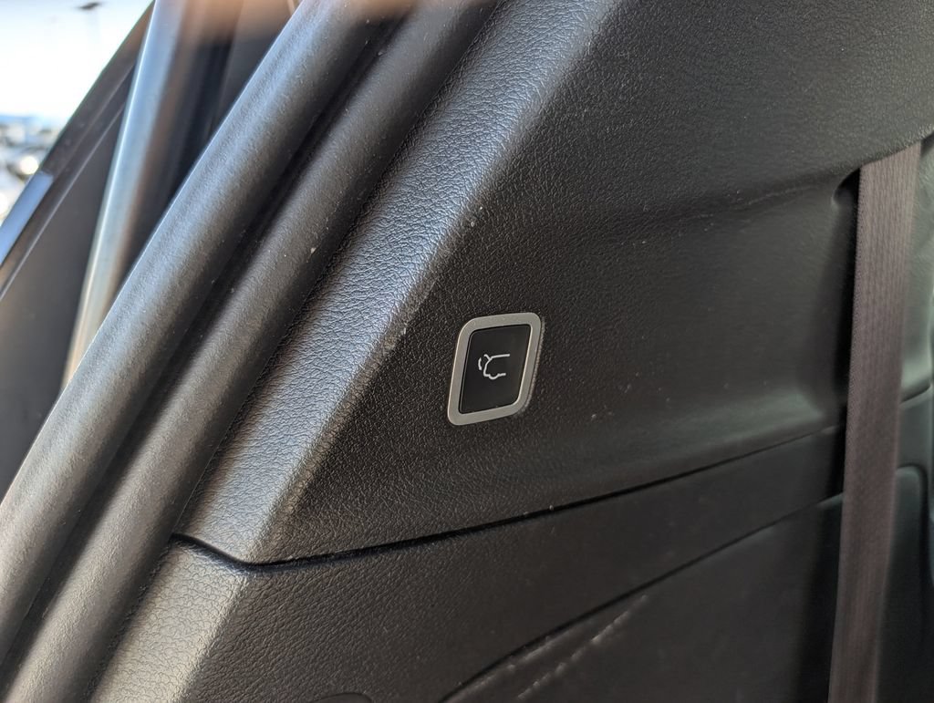 Used 2026 Chrysler Pacifica Select FWD image 28