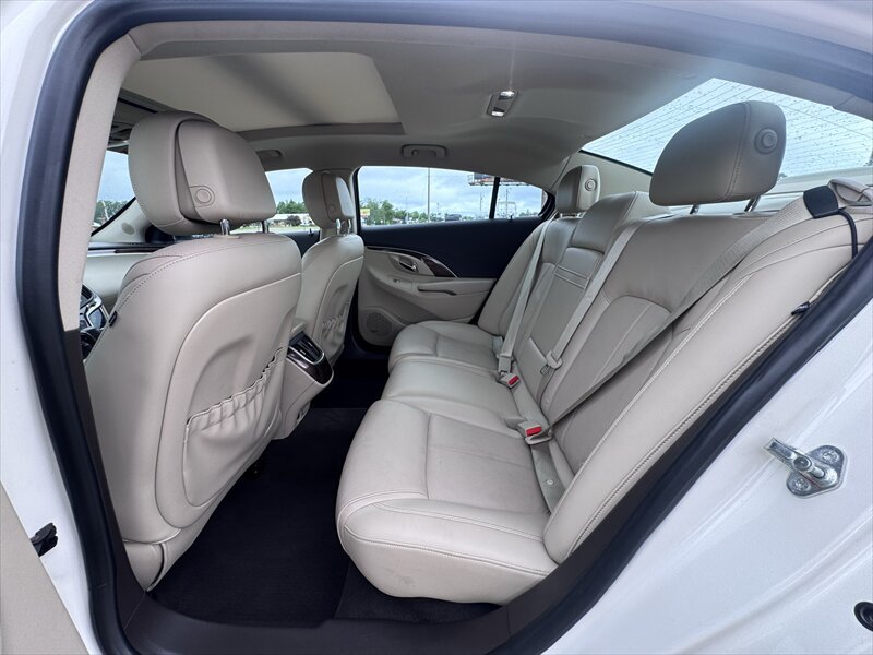 Used 2014 Buick LaCrosse Premium FWD image 10