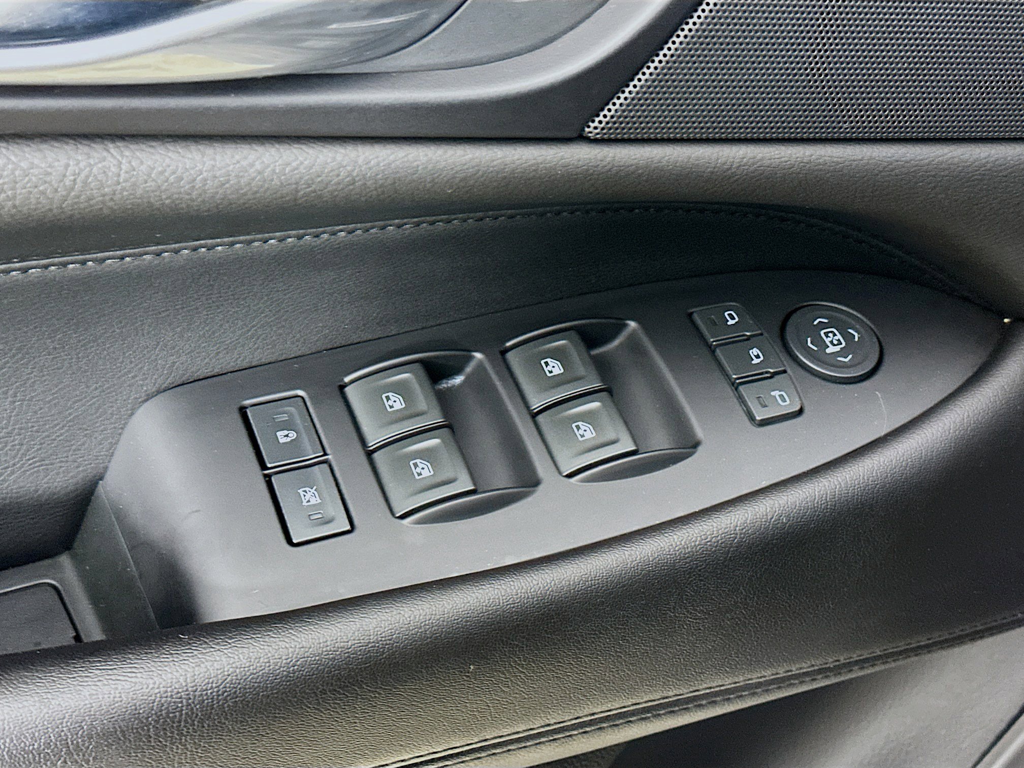 Used 2019 Cadillac Escalade Premium Luxury image 24