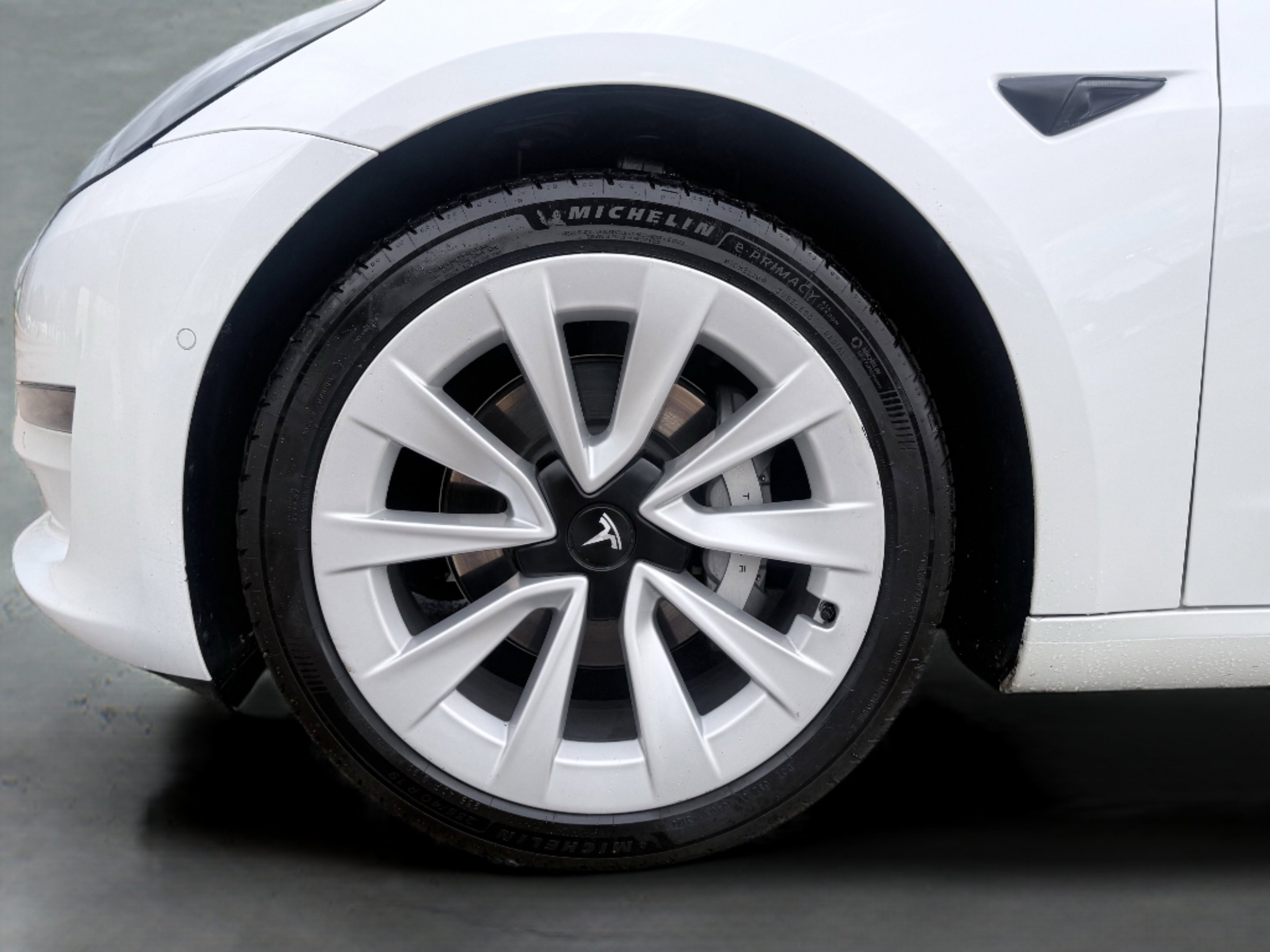 Used 2021 Tesla Model 3 Standard Range Plus image 18