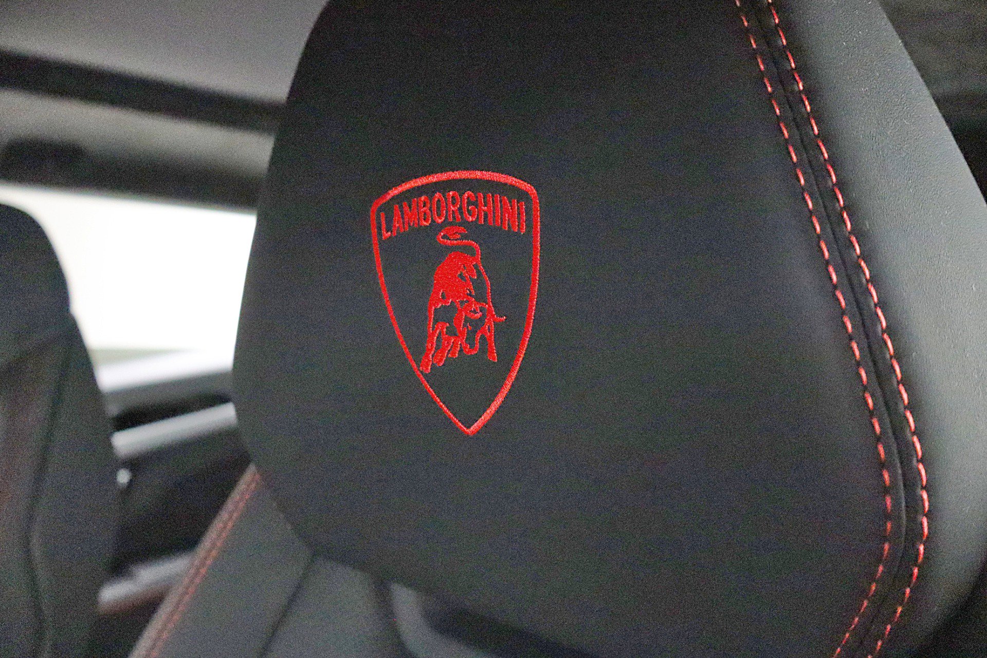 Used 2024 Lamborghini Urus S image 37