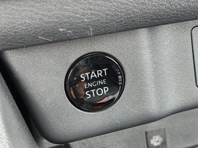 Used 2025 Nissan Rogue SL w/ Tech Package FWD image 8