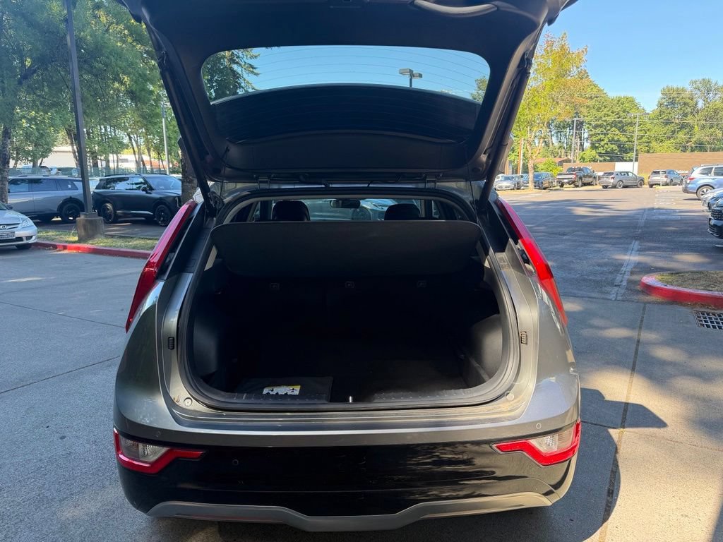 Certified 2024 Kia Niro Wind w/ Wind Preserve Package FWD image 17