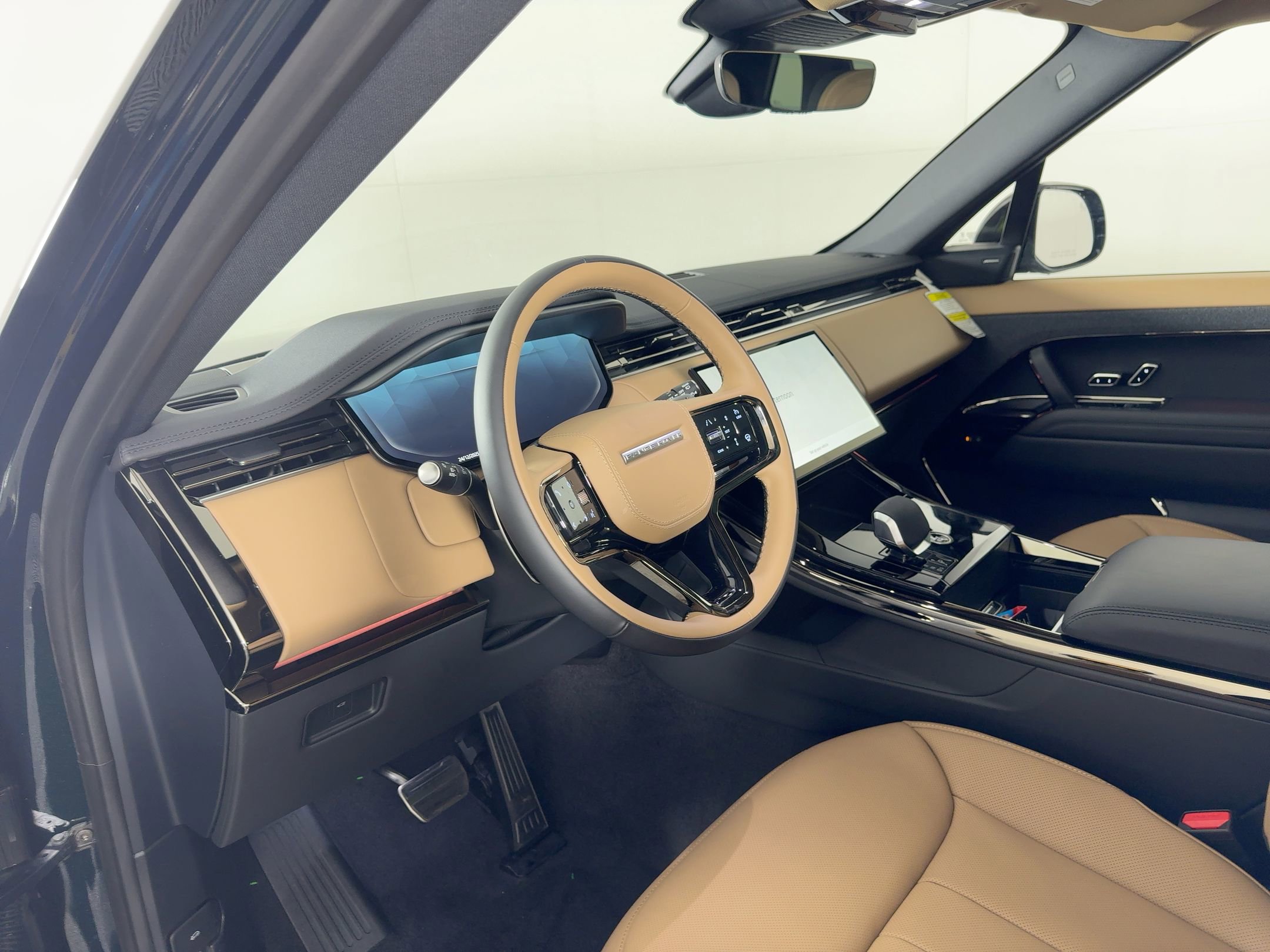 New 2026 Land Rover Range Rover Sport Dynamic SE image 4