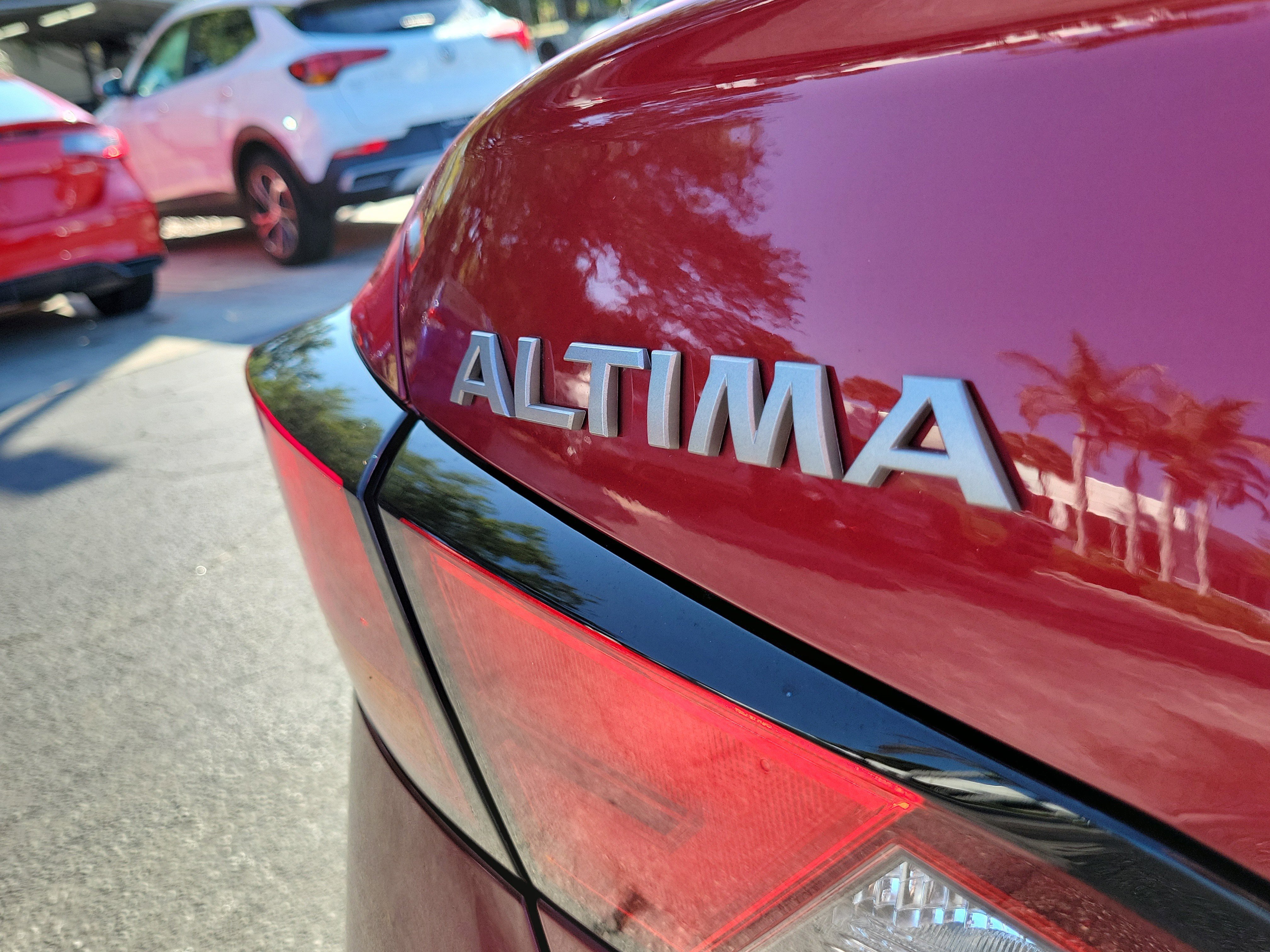 Used 2023 Nissan Altima 2.5 SR AWD/4WD image 9