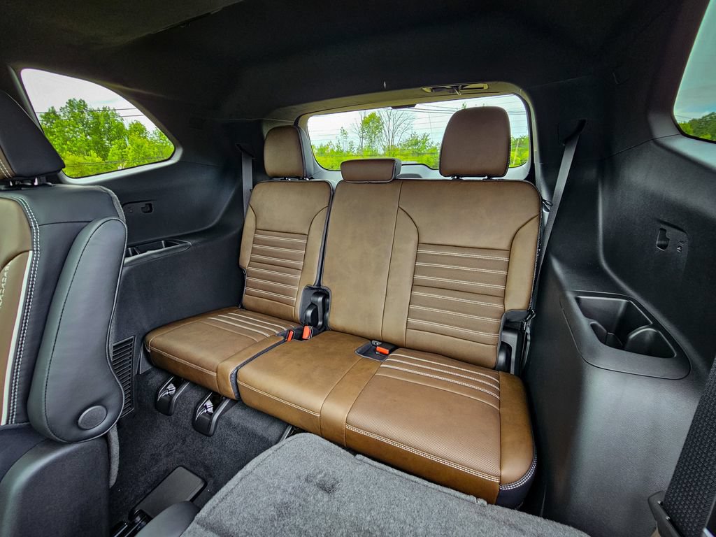 New 2026 GMC Acadia Denali Ultimate w/ LPO, Floor Liner Package AWD/4WD image 37