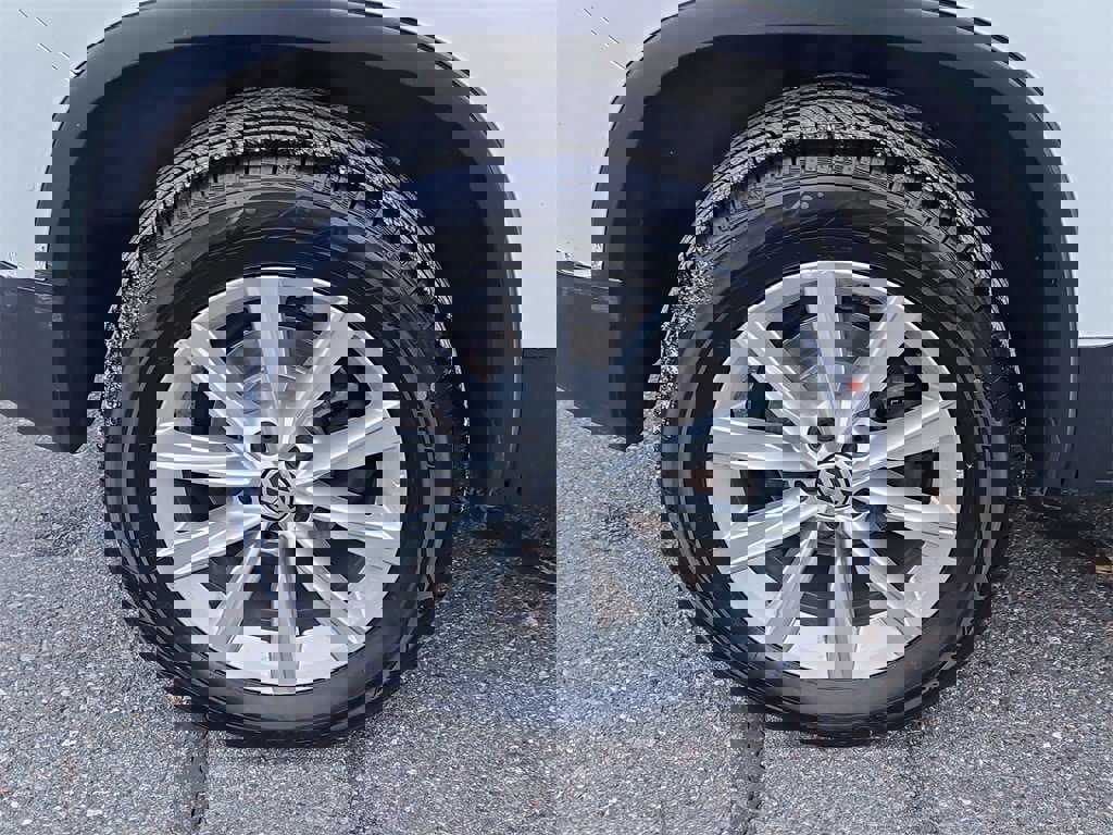 Used 2017 Volkswagen Tiguan Limited w/ Premium Package image 9