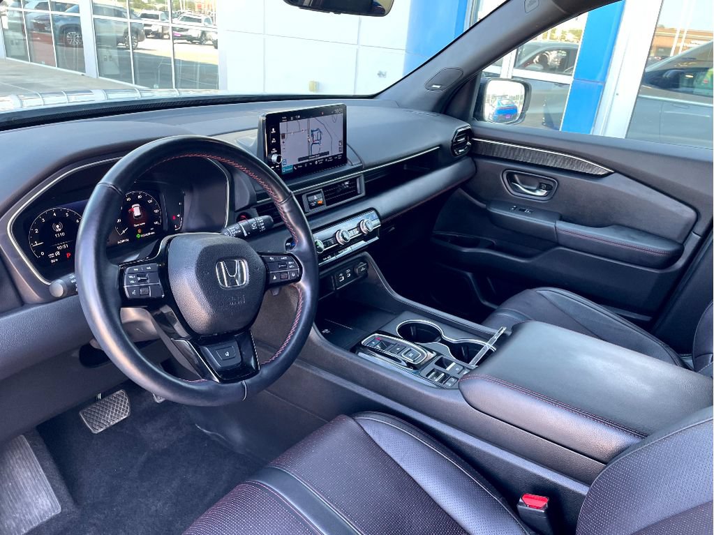 Certified 2025 Honda Pilot Black Edition image 12