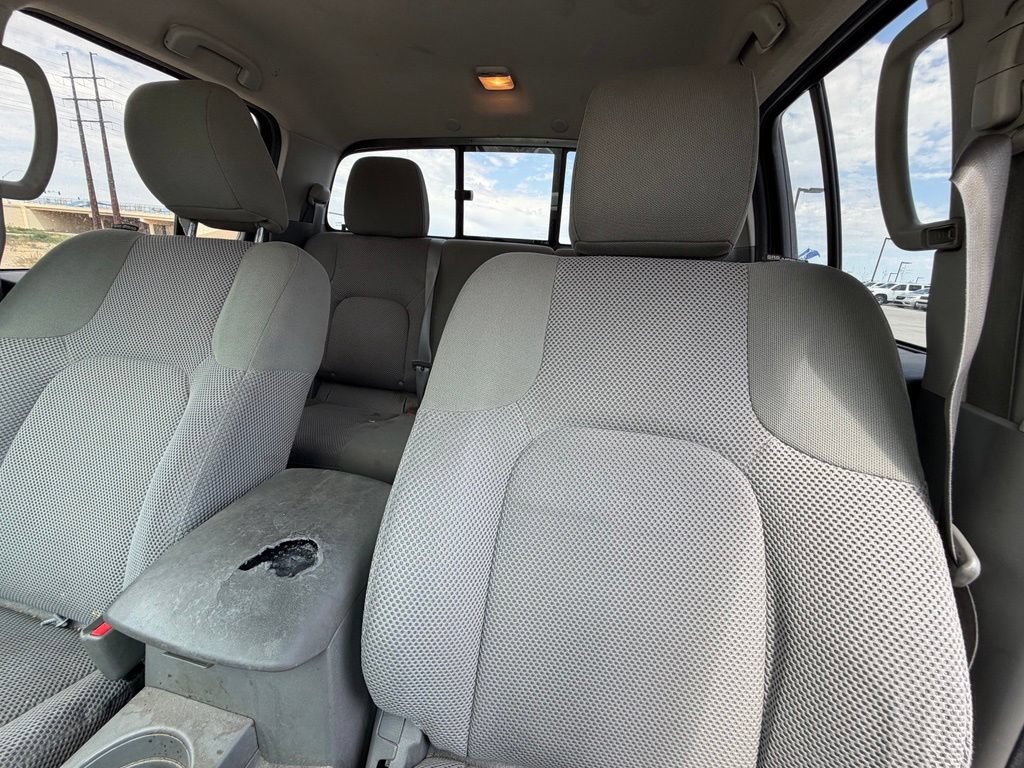 Used 2018 Nissan Frontier SV RWD image 12