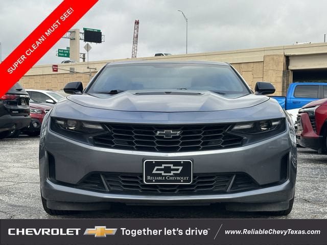 Used 2021 Chevrolet Camaro LT RWD image 7