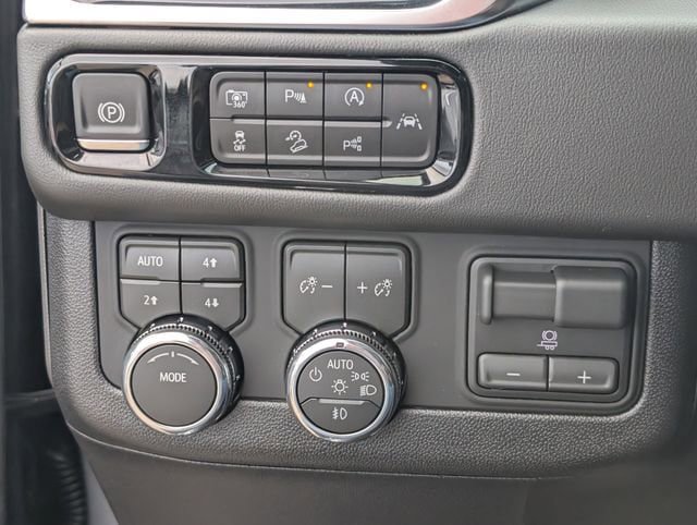 New 2026 GMC Yukon XL Elevation w/ Elevation Premium Package AWD/4WD image 18