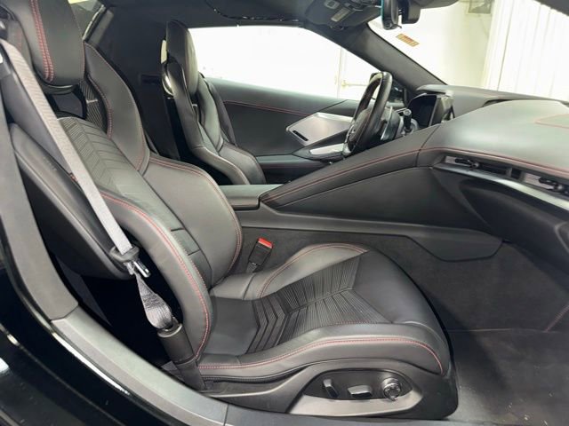 Used 2021 Chevrolet Corvette Stingray Premium Conv w/ Z51 Performance Package RWD image 17