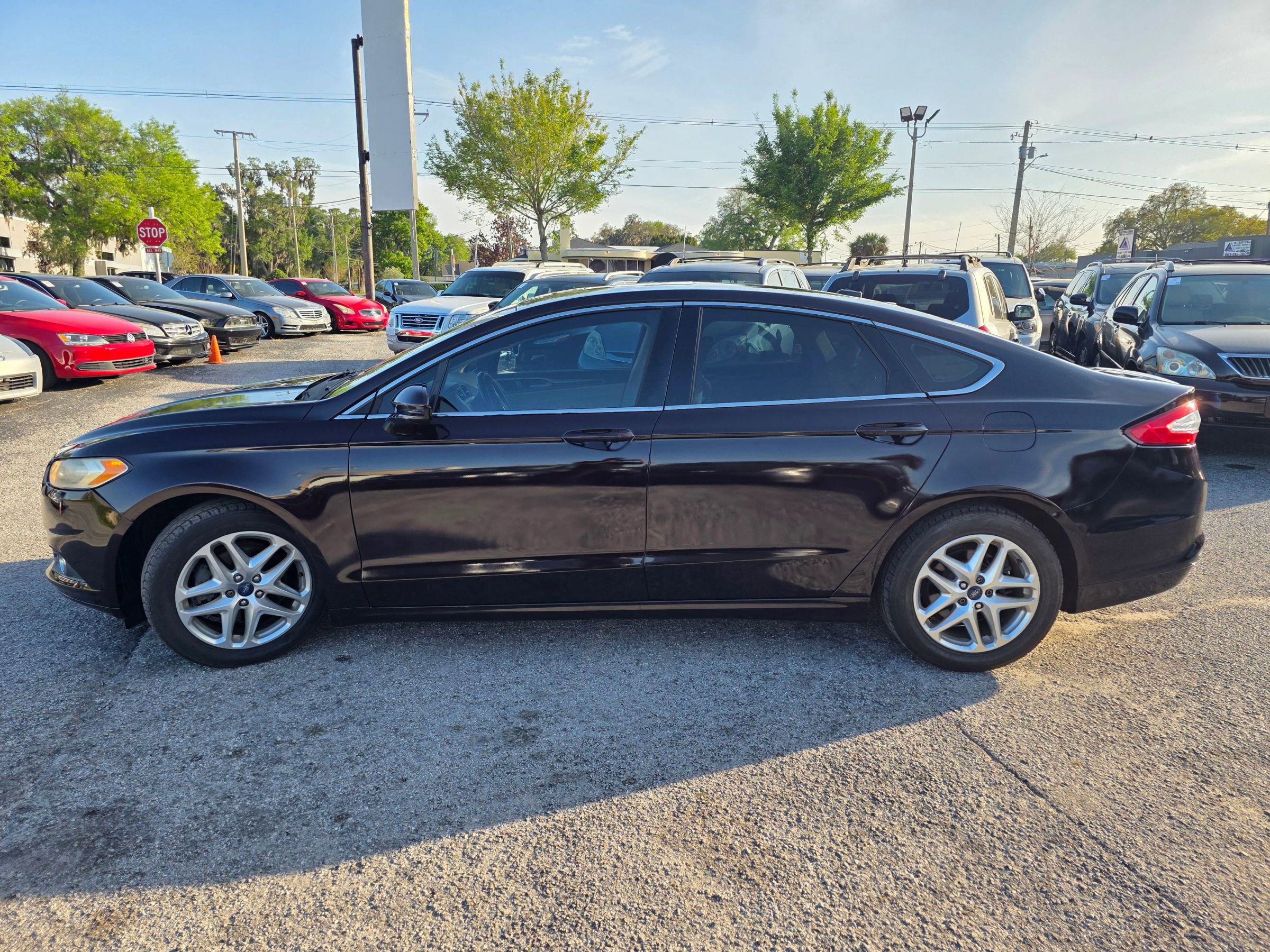 Used 2013 Ford Fusion SE FWD image 4
